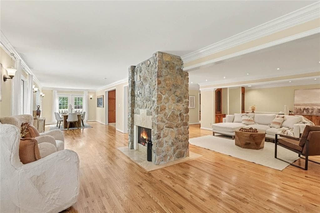 6 bedroom, 6 bathroom, 6,889 sq ft single family residence for sale at 2818 Cravey Trail, Atlanta, GA 30345 — photo 4