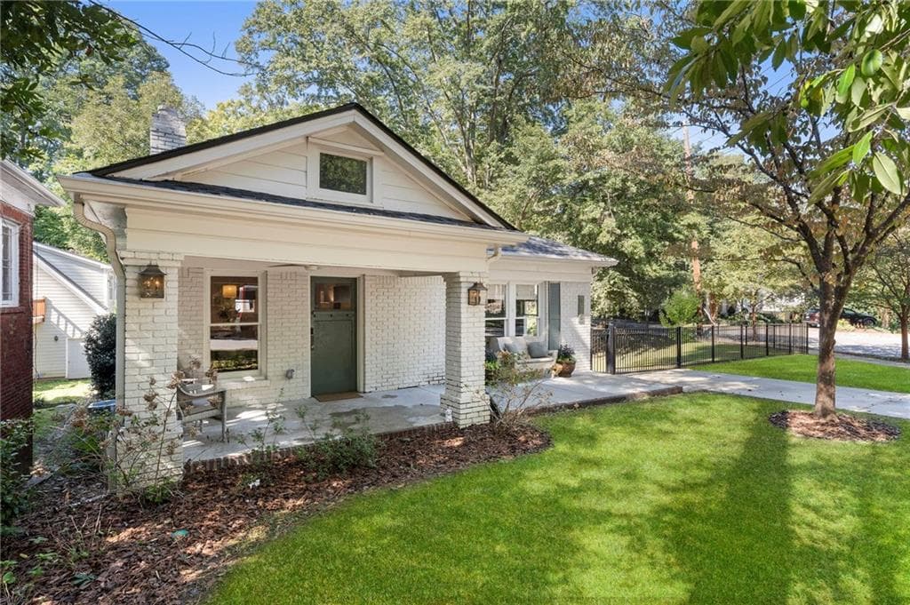 3 bedroom, 2 bathroom, 1,420 sq ft single family residence under contract at 675 Amsterdam Avenue, Atlanta, GA 30306 — photo 2