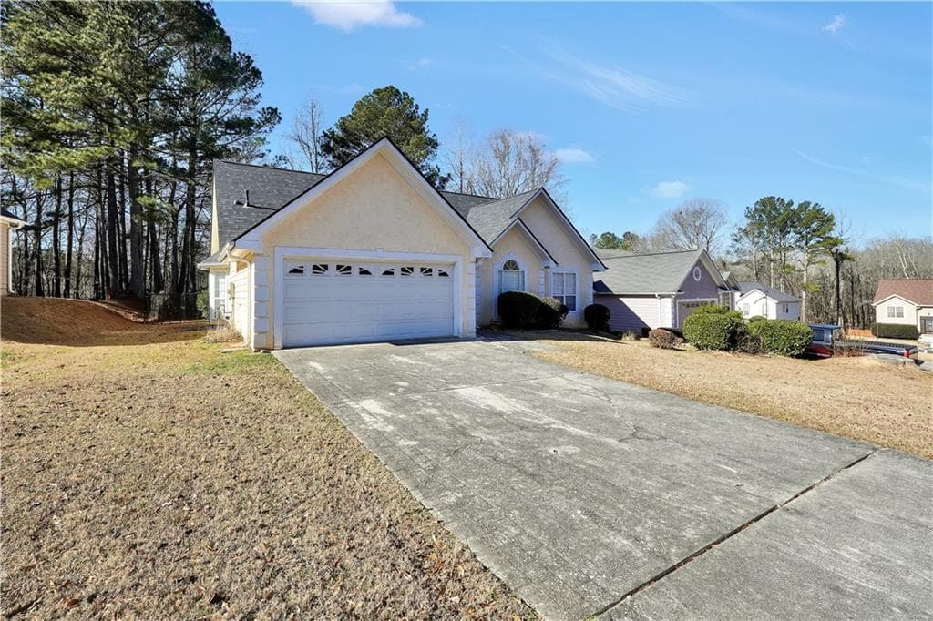 3 bedroom, 2 bathroom, 1,732 sq ft single family residence for sale at 9247 Ryan Ridge Court, Jonesboro, GA 30238 — photo 2