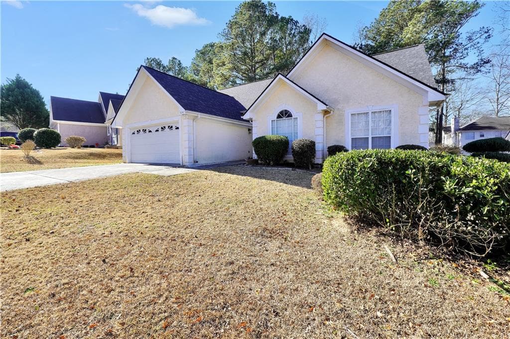 3 bedroom, 2 bathroom, 1,732 sq ft single family residence for sale at 9247 Ryan Ridge Court, Jonesboro, GA 30238 — photo 3