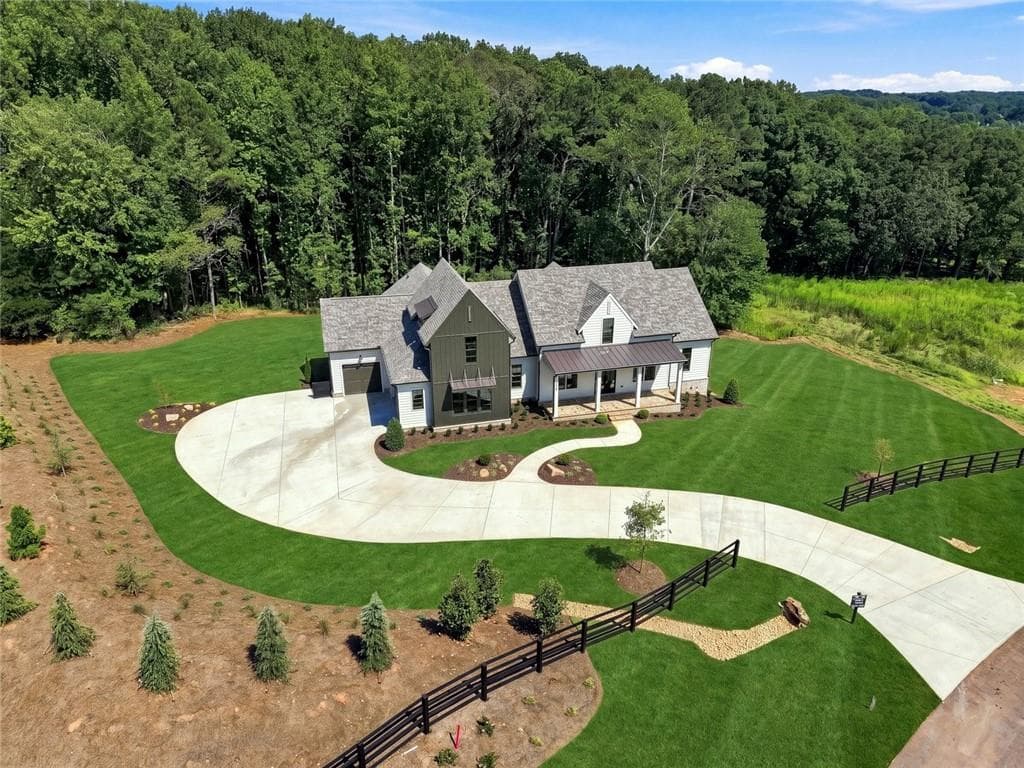 5 bedroom, 6 bathroom, 5,466 sq ft single family residence for sale at 203 Memory Lane, Canton, GA 30115 — photo 4