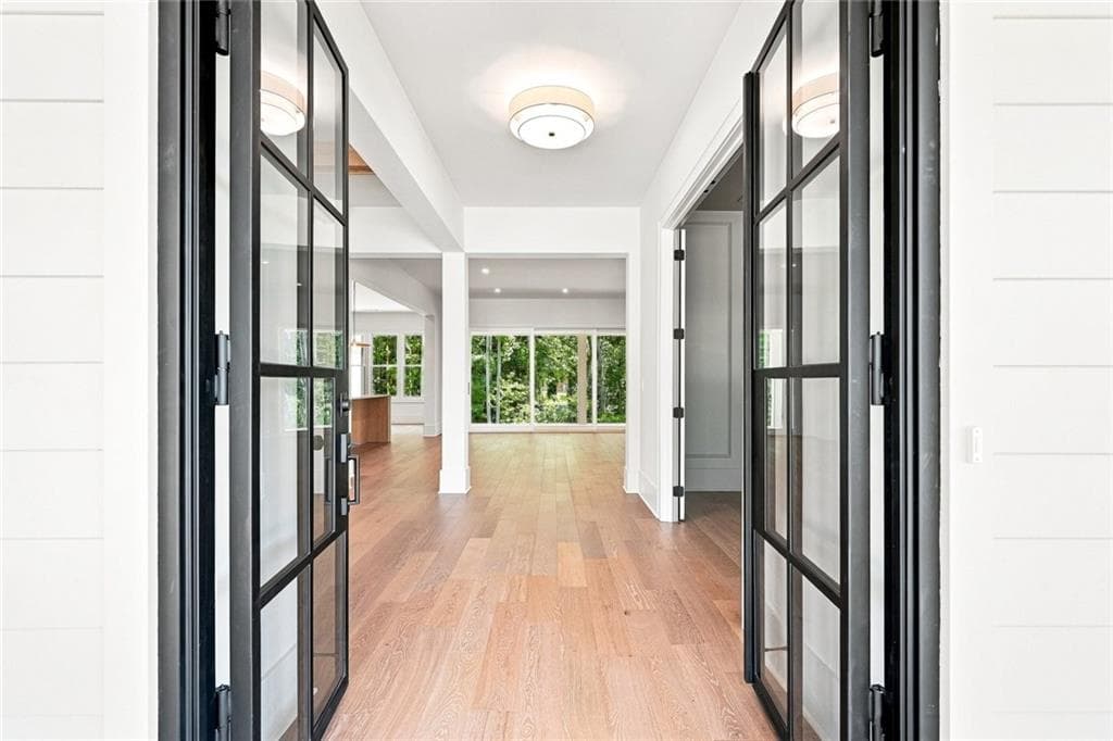 5 bedroom, 6 bathroom, 5,466 sq ft single family residence for sale at 203 Memory Lane, Canton, GA 30115 — photo 9