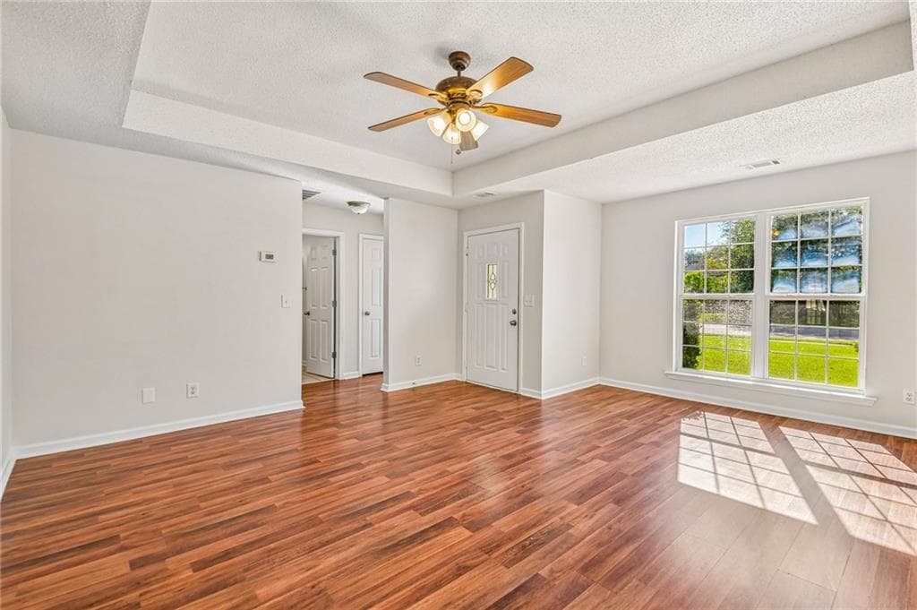 3 bedroom, 2 bathroom, 1,371 sq ft single family residence for sale at 902 Haverhill Circle, Warner Robins, GA 31088 — photo 3