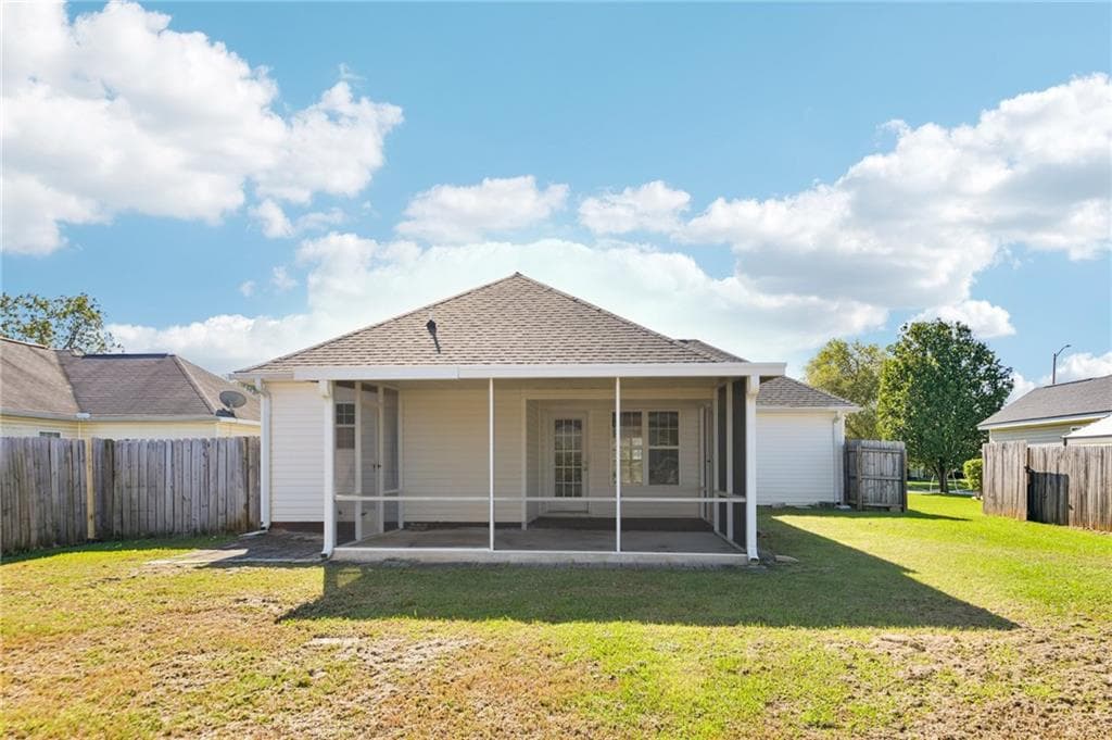 3 bedroom, 2 bathroom, 1,371 sq ft single family residence for sale at 902 Haverhill Circle, Warner Robins, GA 31088 — photo 5
