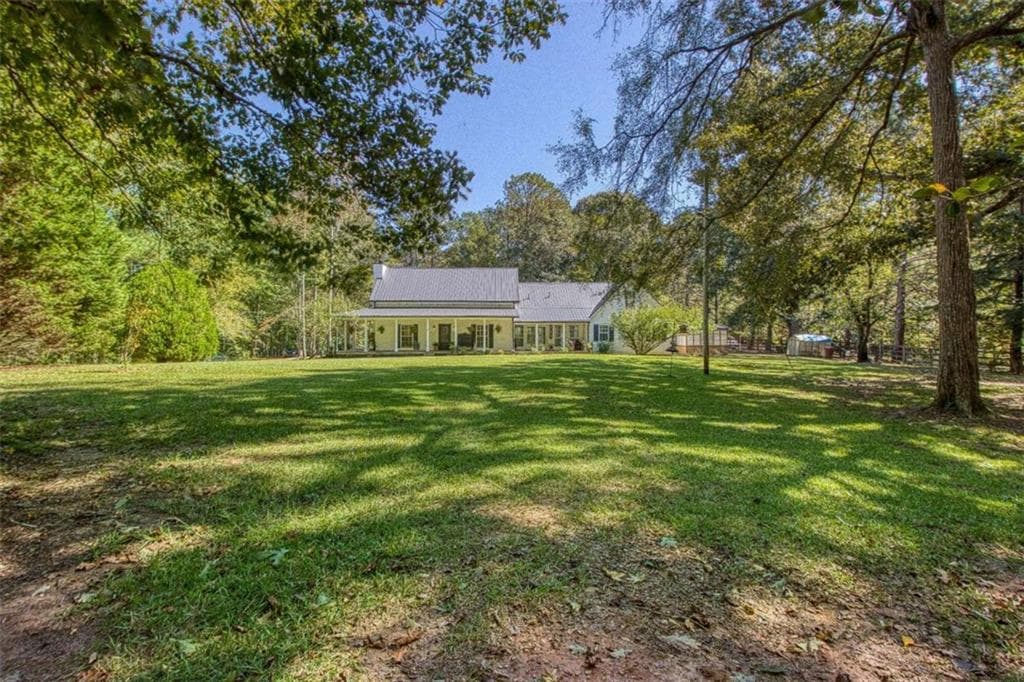 2 bedroom, 3 bathroom, 2,583 sq ft single family residence for sale at 1735 Highway 85, Senoia, GA 30276 — photo 9