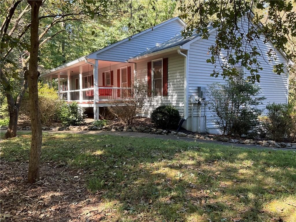3 bedroom, 2 bathroom, 3,640 sq ft single family residence for sale at 1169 Fields Mcghee Drive, Canton, GA 30114 — photo 3
