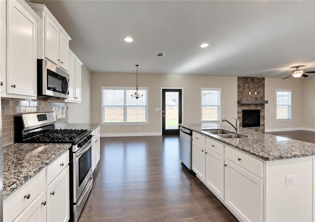 5 bedroom, 3 bathroom, 3,414 sq ft single family residence for rent at 1612 Lapland Drive, Lawrenceville, GA 30045 for $4,100 a month — photo 7