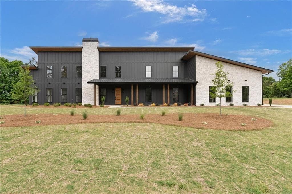 6 bedroom, 6 bathroom, 5,070 sq ft single family residence for rent at 112 Summit Lane, Bremen, GA 30110 for $5,500 a month — photo 2