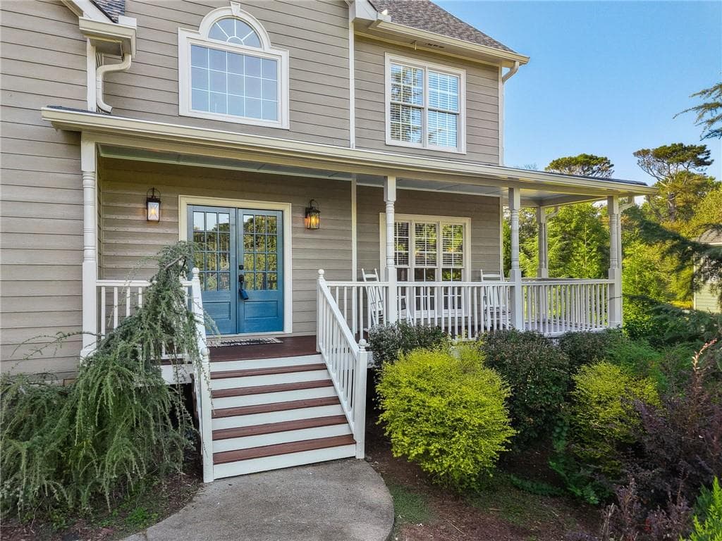 5 bedroom, 4 bathroom, 3,636 sq ft single family residence for sale at 4255 Fairfax Drive, Cumming, GA 30028 — photo 3