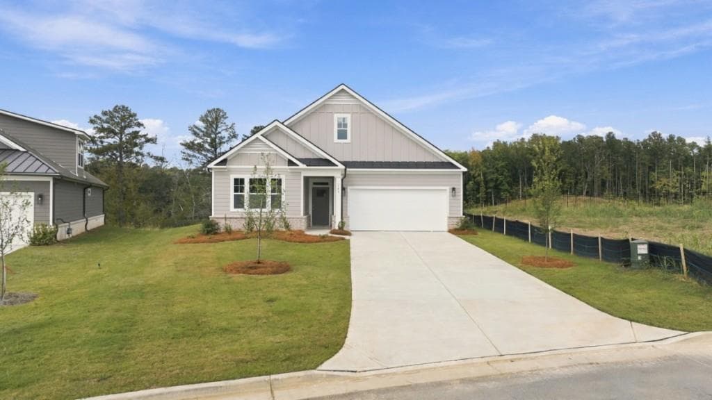 2 bedroom, 2 bathroom, 1,796 sq ft single family residence for sale at 105 Lakeview Point, Dallas, GA 30157