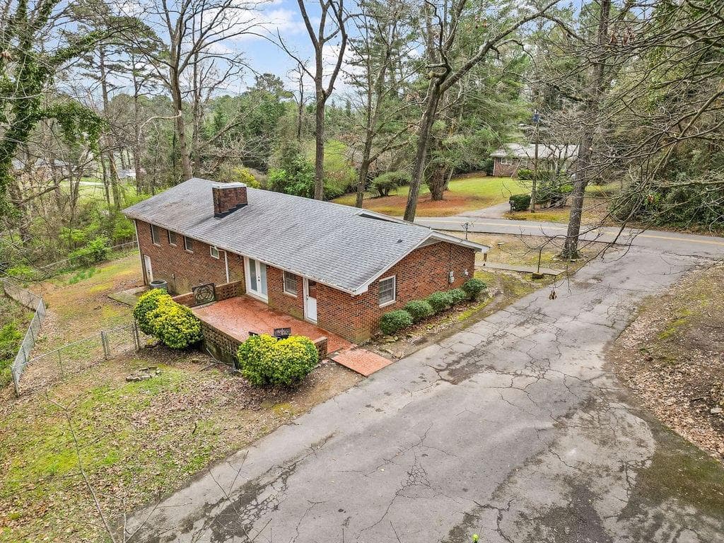3 bedroom, 2 bathroom, 1,866 sq ft single family residence for sale at 206 Hammond Drive, Summerville, GA 30747 — photo 8