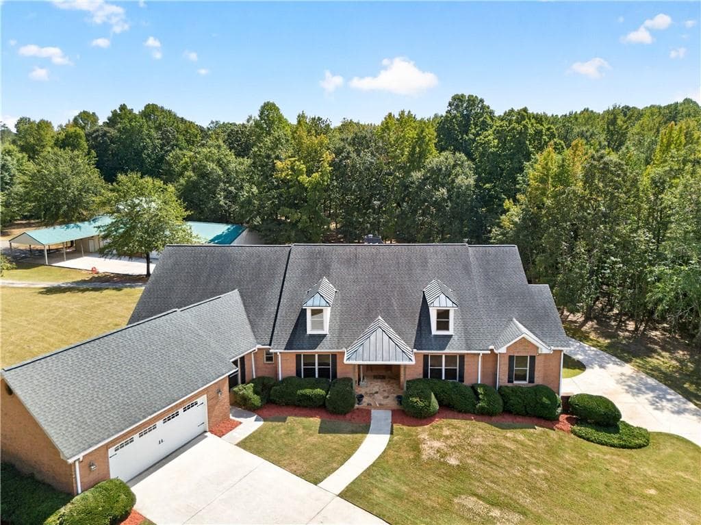 6 bedroom, 6 bathroom, 6,736 sq ft single family residence for sale at 221 Valley Way, Hampton, GA 30228 — photo 5