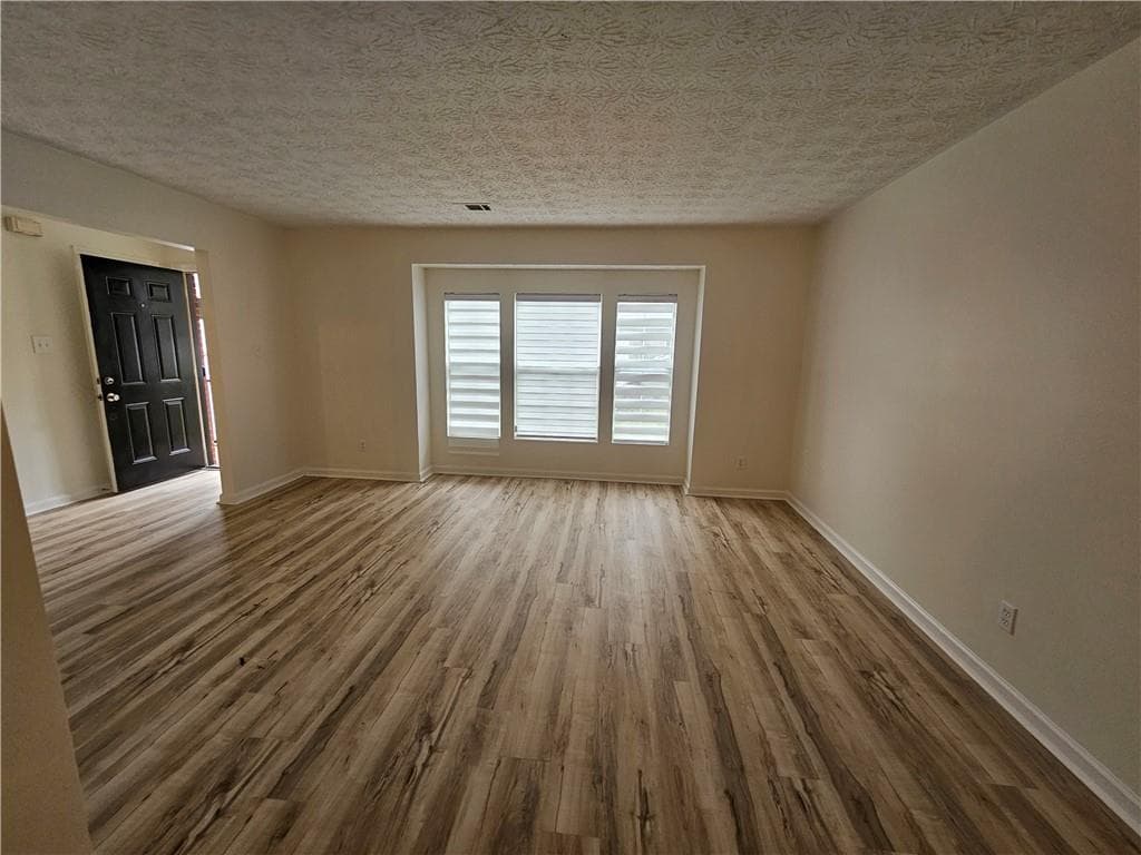3 bedroom, 2 bathroom, 1,713 sq ft single family residence for sale at 6060 Old Wellborn Trace, Lithonia, GA 30058 — photo 8