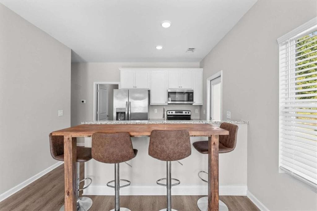 3 bedroom, 2 bathroom, 1,054 sq ft single family residence for sale at 123 Chalfont Circle, Carrollton, GA 30117 — photo 5