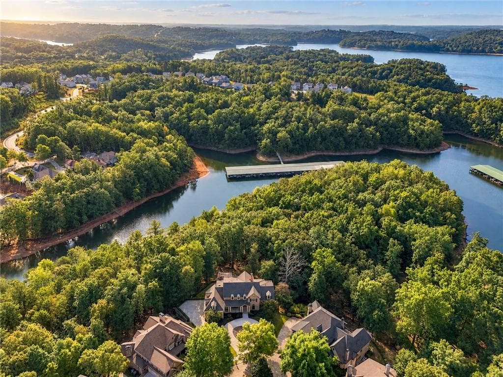 7 bedroom, 8 bathroom, 8,999 sq ft single family residence for rent at 6225 Random Winds Bluff, Gainesville, GA 30506 for $11,000 a month — photo 7