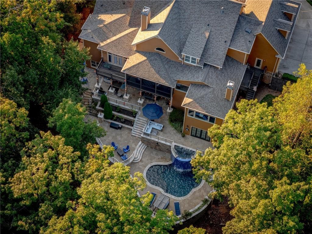 7 bedroom, 8 bathroom, 8,999 sq ft single family residence for rent at 6225 Random Winds Bluff, Gainesville, GA 30506 for $11,000 a month — photo 8