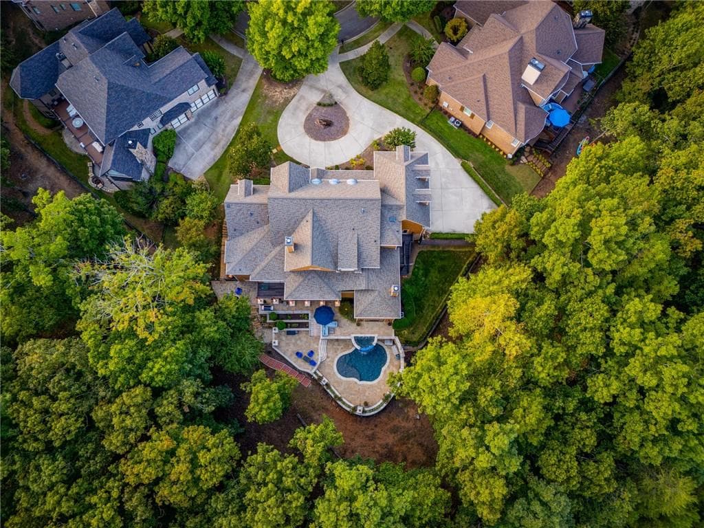 7 bedroom, 8 bathroom, 8,999 sq ft single family residence for rent at 6225 Random Winds Bluff, Gainesville, GA 30506 for $11,000 a month — photo 10