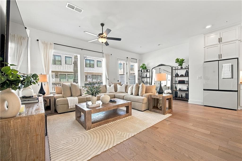 4 bedroom, 4 bathroom, 2,414 sq ft townhouse for sale at 285 Walker Avenue, Alpharetta, GA 30076 — photo 7