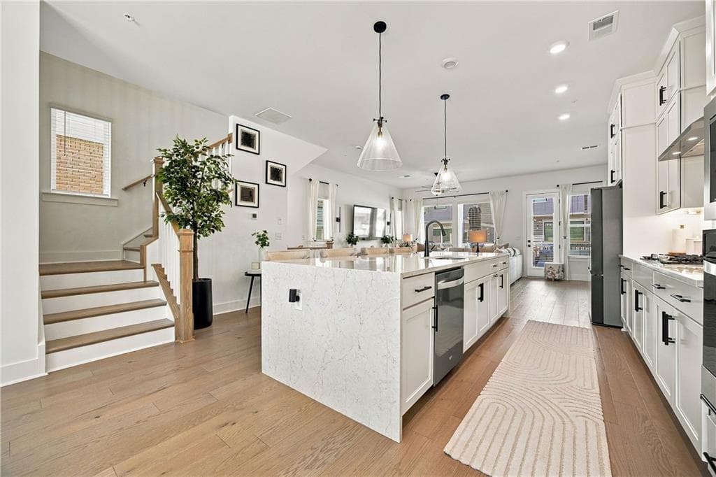 4 bedroom, 4 bathroom, 2,414 sq ft townhouse for sale at 285 Walker Avenue, Alpharetta, GA 30076 — photo 10