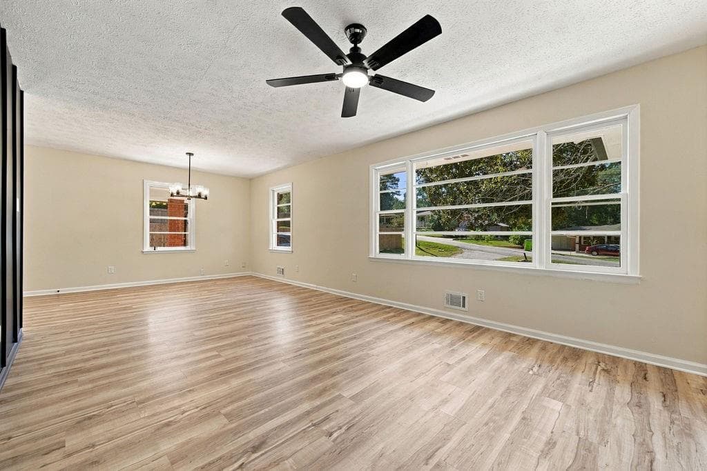 3 bedroom, 2 bathroom, 1,175 sq ft single family residence for sale at 5503 Mollie Lane, Mableton, GA 30126 — photo 6