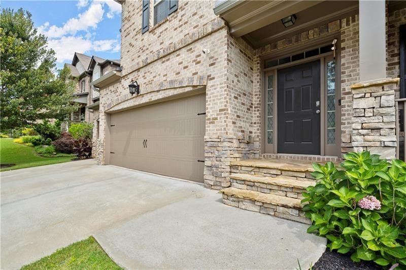 5 bedroom, 5 bathroom, 5,591 sq ft single family residence for sale at 4316 Woodland Bank Boulevard, Buford, GA 30518 — photo 4