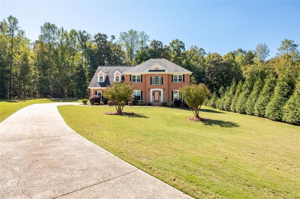 4 bedroom, 3 bathroom, 3,393 sq ft single family residence for sale at 130 Trolling Way, Fayetteville, GA 30215 — photo 3