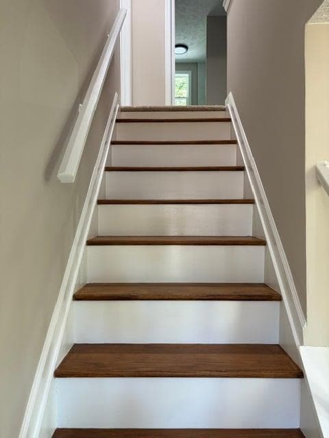 4 bedroom, 4 bathroom, 2,720 sq ft single family residence for sale at 1455 Parkmont Drive, Roswell, GA 30076 — photo 5