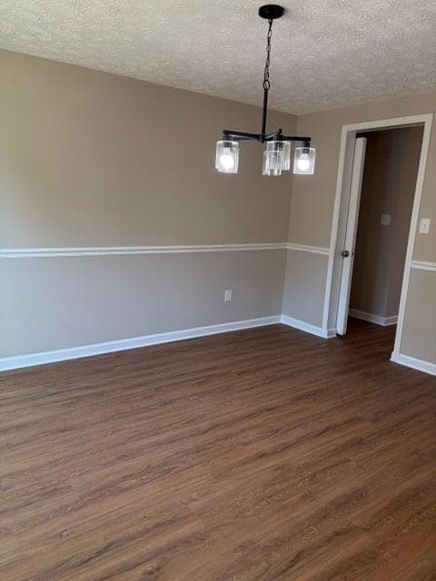 4 bedroom, 4 bathroom, 2,720 sq ft single family residence for sale at 1455 Parkmont Drive, Roswell, GA 30076 — photo 6