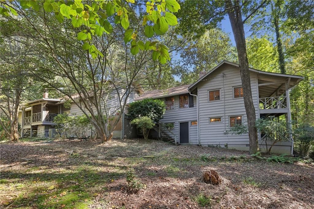 4 bedroom, 4 bathroom, 2,434 sq ft single family residence for sale at 8235 Tynecastle Drive, Sandy Springs, GA 30350 — photo 2
