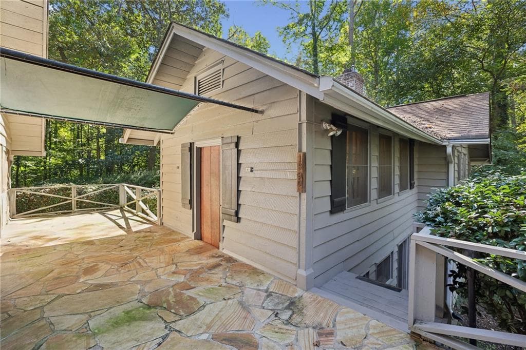4 bedroom, 4 bathroom, 2,434 sq ft single family residence for sale at 8235 Tynecastle Drive, Sandy Springs, GA 30350 — photo 3