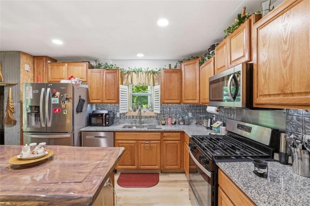 2 bedroom, 3 bathroom, 2,460 sq ft single family residence for sale at 60 Cady Lane, Cleveland, GA 30528 — photo 9