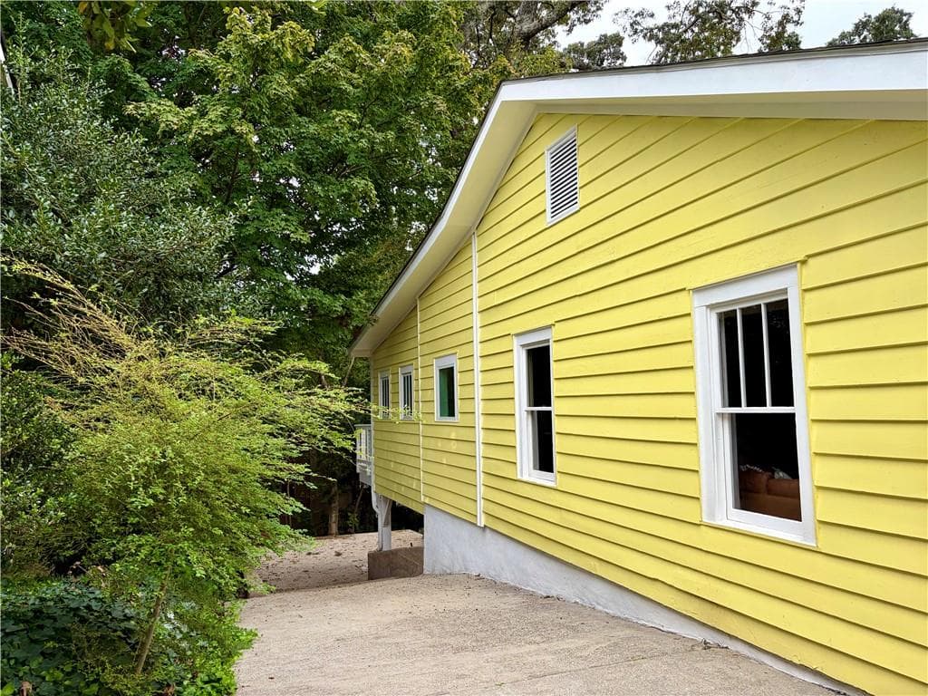 3 bedroom, 2 bathroom, 1,421 sq ft single family residence for sale at 319 Kendrick Avenue, Atlanta, GA 30315 — photo 4