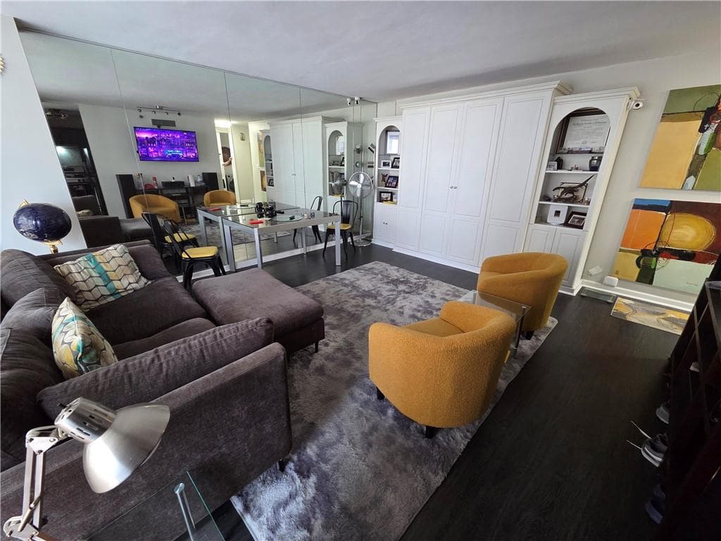 1 bedroom, 1 bathroom, 655 sq ft condominium for rent at 620 Peachtree Street 1416, Atlanta, GA 30308 for $1,395 a month — photo 3