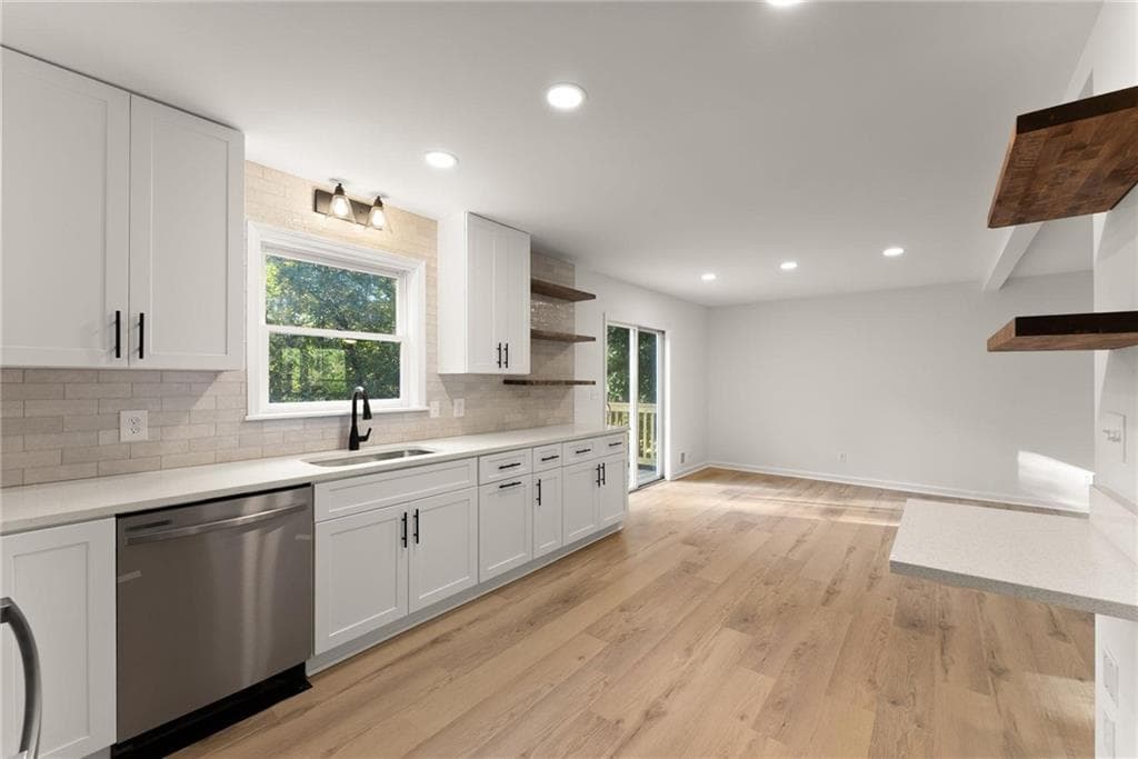 4 bedroom, 4 bathroom, 2,356 sq ft single family residence for sale at 5571 Northwoods Road, Clermont, GA 30527 — photo 9