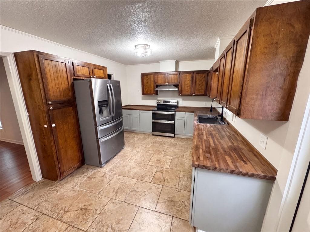 4 bedroom, 3 bathroom, 2,490 sq ft single family residence for sale at 968 Edwin Phillips Road, Reidsville, GA 30453 — photo 2