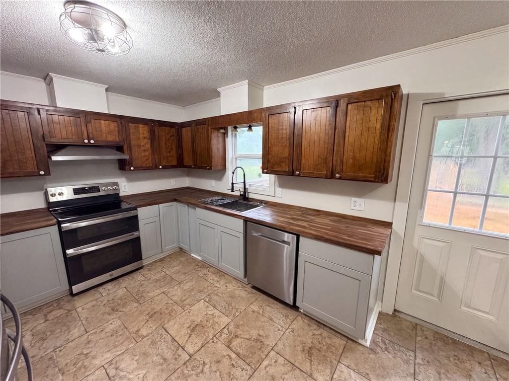 4 bedroom, 3 bathroom, 2,490 sq ft single family residence for sale at 968 Edwin Phillips Road, Reidsville, GA 30453 — photo 6