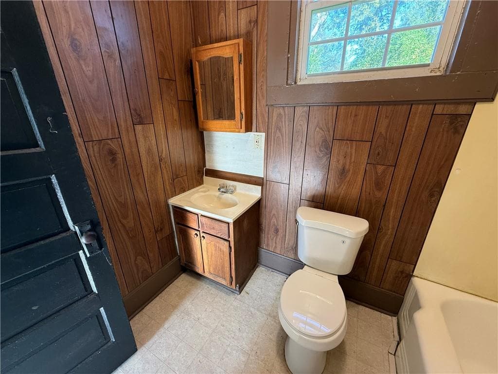 1 bedroom, 1 bathroom, 648 sq ft single family residence for sale at 310 Shannon Road, Rome, GA 30161 — photo 6