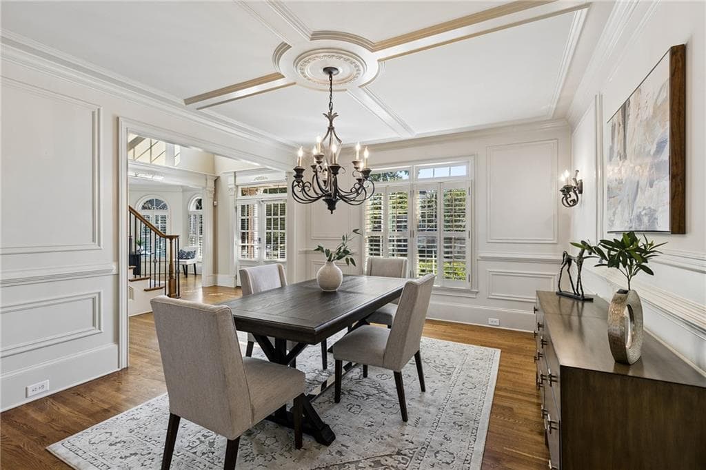 5 bedroom, 6 bathroom, 6,144 sq ft single family residence for sale at 115 Amberly Place, Roswell, GA 30075 — photo 4