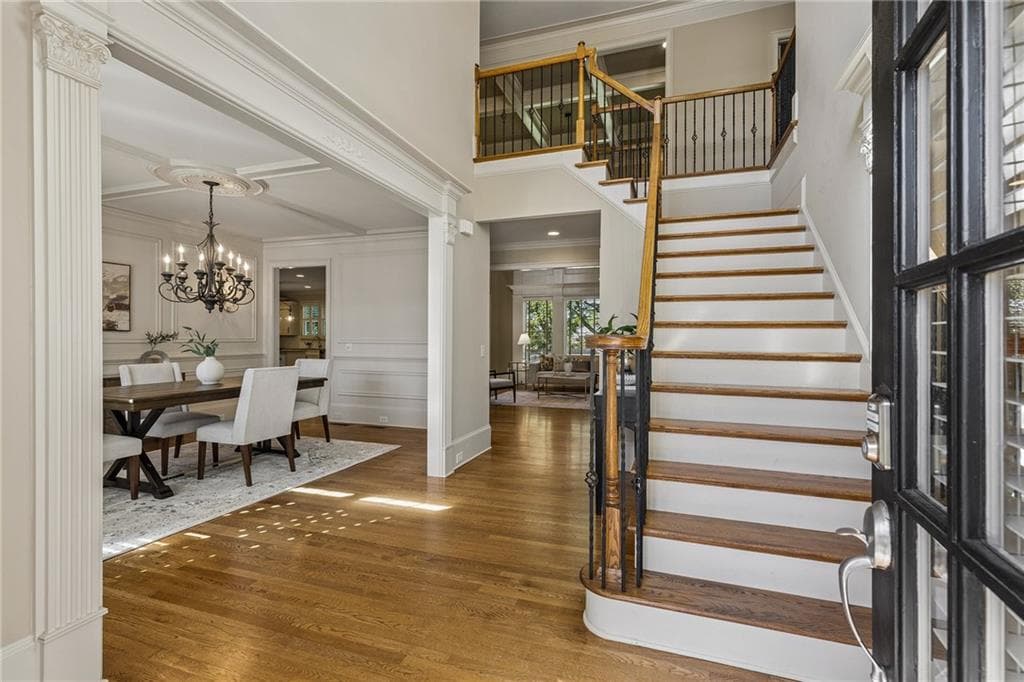 5 bedroom, 6 bathroom, 6,144 sq ft single family residence for sale at 115 Amberly Place, Roswell, GA 30075 — photo 7
