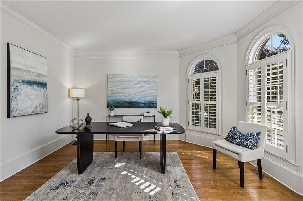 5 bedroom, 6 bathroom, 6,144 sq ft single family residence for sale at 115 Amberly Place, Roswell, GA 30075 — photo 9