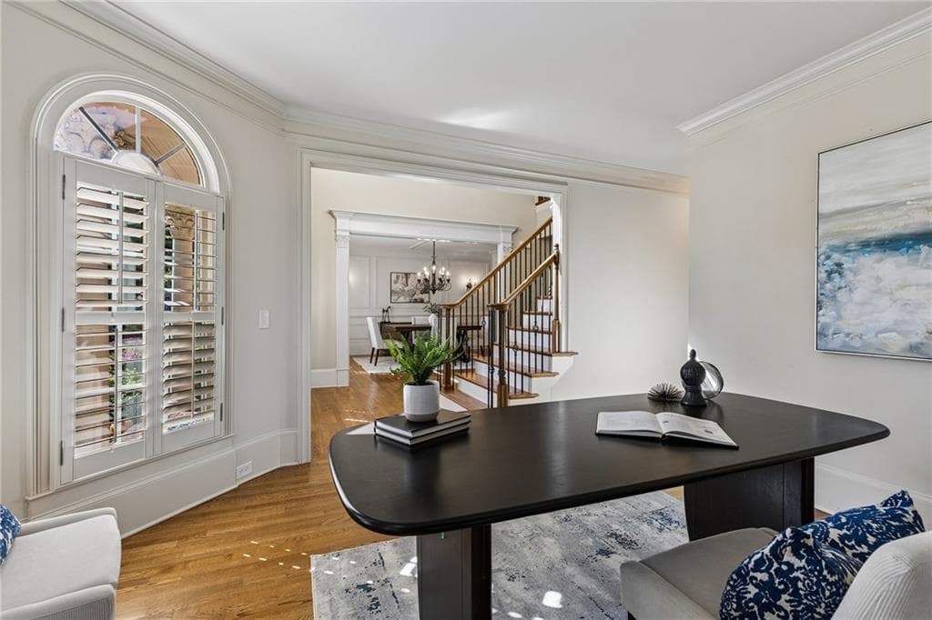 5 bedroom, 6 bathroom, 6,144 sq ft single family residence for sale at 115 Amberly Place, Roswell, GA 30075 — photo 10