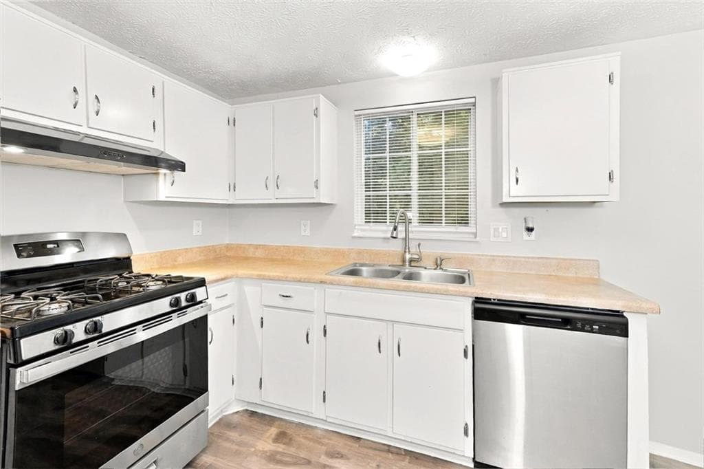 3 bedroom, 3 bathroom, 1,428 sq ft single family residence for rent at 5131 Rockborough Trail, Norcross, GA 30071 for $2,400 a month — photo 3