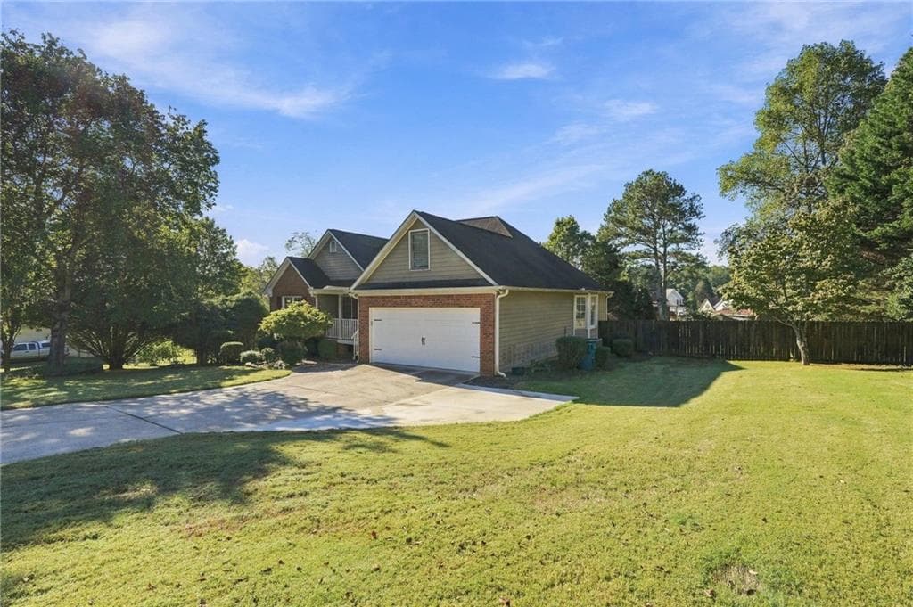 3 bedroom, 2 bathroom, 1,730 sq ft single family residence for sale at 2015 Harfield Court, Bethlehem, GA 30620 — photo 2