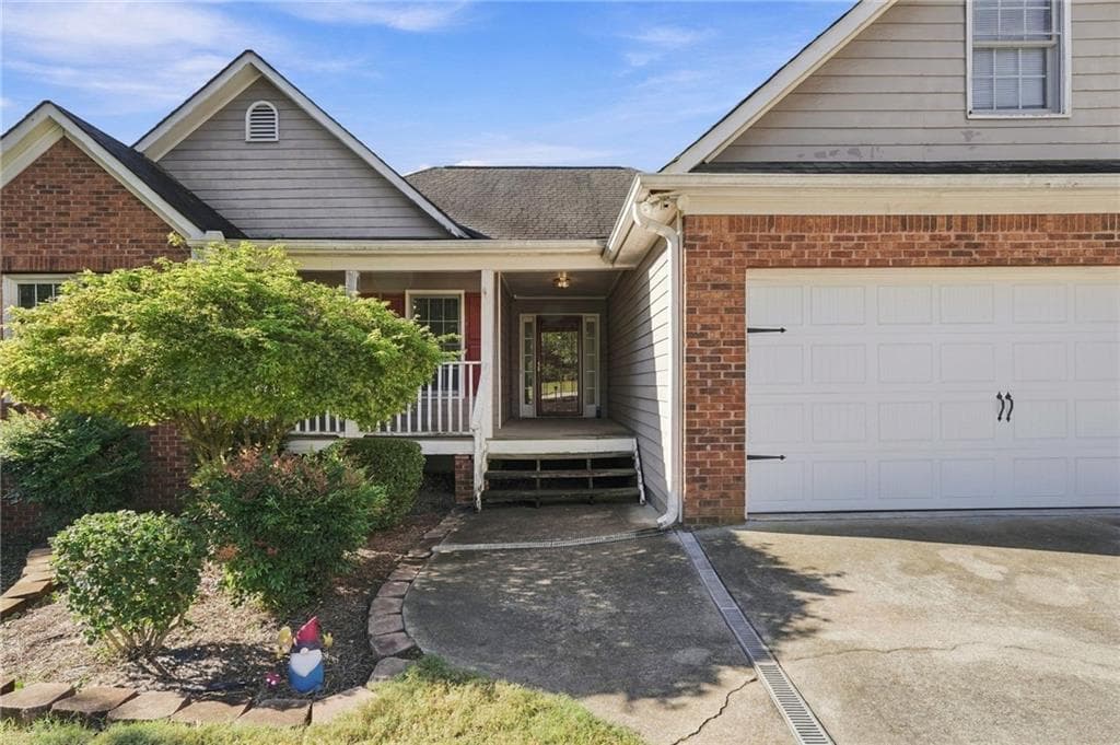 3 bedroom, 2 bathroom, 1,730 sq ft single family residence for sale at 2015 Harfield Court, Bethlehem, GA 30620 — photo 3