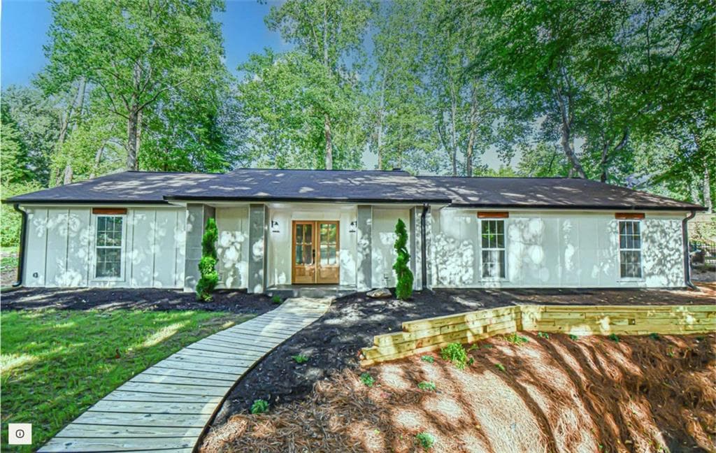 3 bedroom, 2 bathroom, 2,387 sq ft single family residence for sale at 776 Fairfield Drive, Marietta, GA 30068 — photo 1 of 50