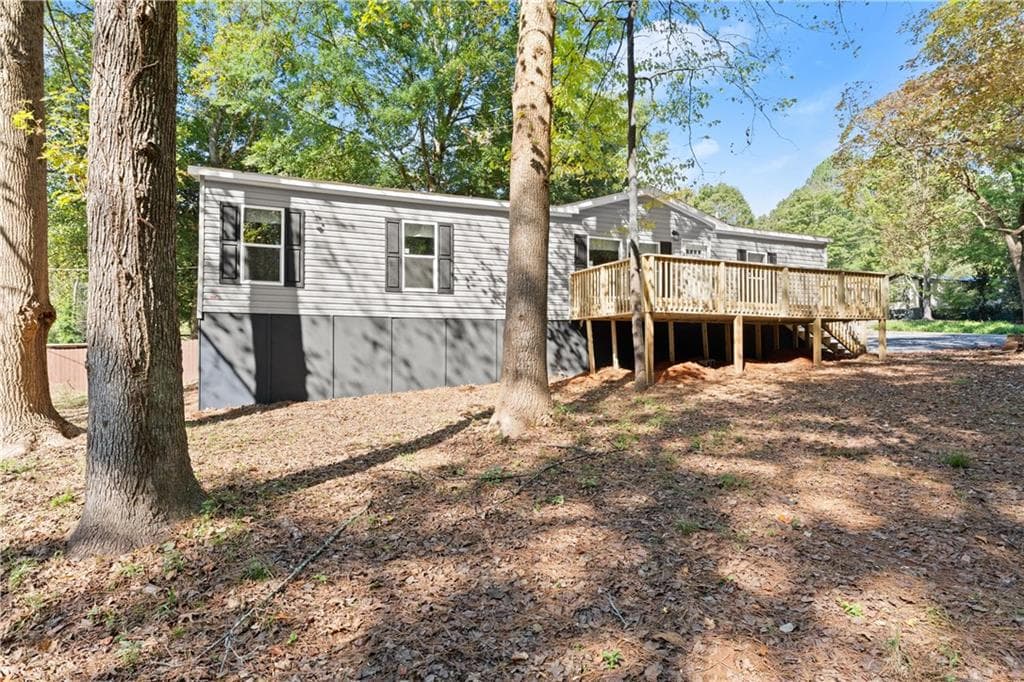 3 bedroom, 2 bathroom, 1,456 sq ft single family residence for sale at 470 Gold Hill Drive, Acworth, GA 30102