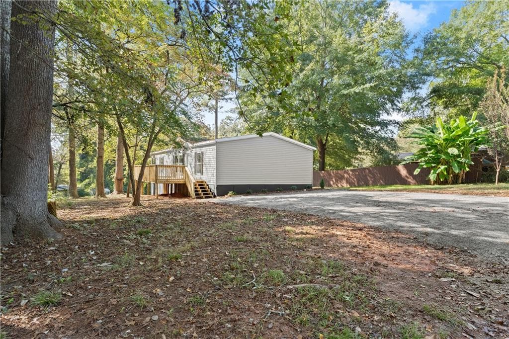 3 bedroom, 2 bathroom, 1,456 sq ft single family residence for sale at 470 Gold Hill Drive, Acworth, GA 30102 — photo 2