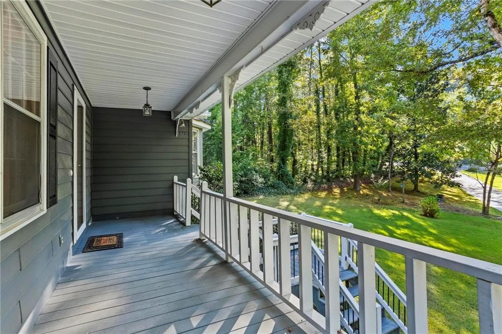 3 bedroom, 2 bathroom, 1,704 sq ft single family residence for sale at 3727 Bowline Circle, Acworth, GA 30102 — photo 3