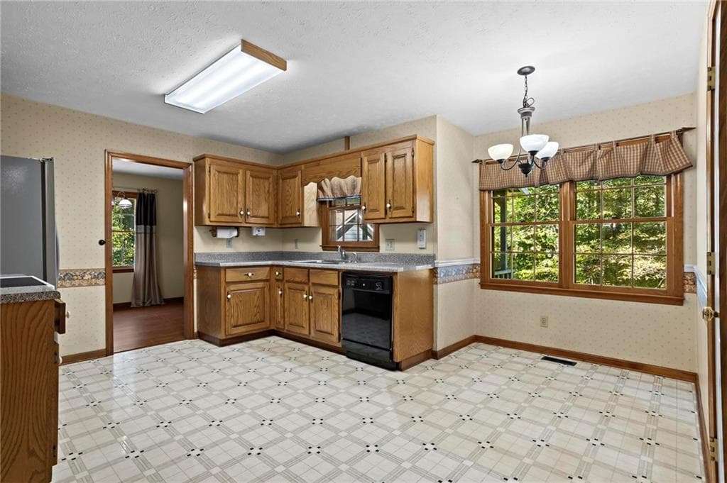 3 bedroom, 2 bathroom, 1,704 sq ft single family residence for sale at 3727 Bowline Circle, Acworth, GA 30102 — photo 8