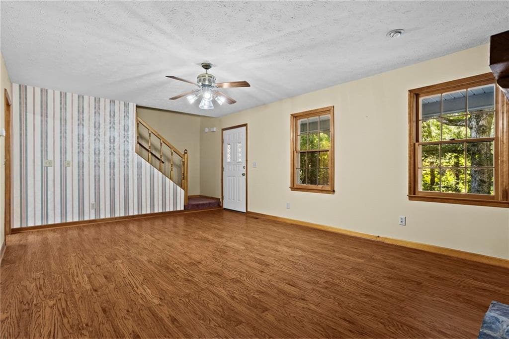 3 bedroom, 2 bathroom, 1,704 sq ft single family residence for sale at 3727 Bowline Circle, Acworth, GA 30102 — photo 6